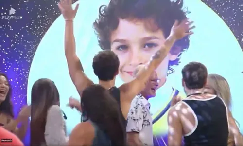 
				
					Power Couple 2025: Record surpreende e homenageia Globo e SBT em festa
				
				