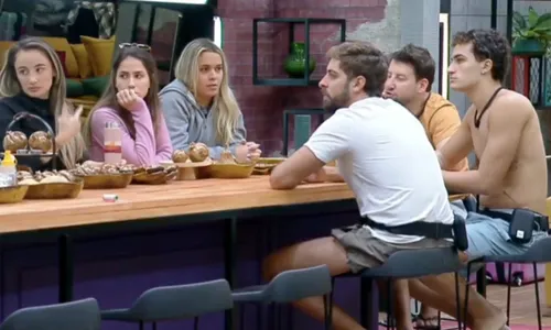 
				
					Power Couple: Gretchen crava eliminação, casal detonado e desabafo
				
				