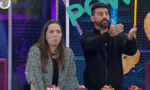 
				
					'Power Couple': Ana Paula surta, Talira acusa Eike e Gui detona Carol
				
				