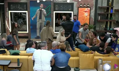 
				
					Power Couple: Andreoli se desespera em surto de Dhomini e toma atitude
				
				