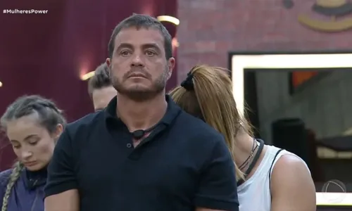 
				
					Power Couple: Dhomini pede desistência, mulheres comem barata e treta
				
				