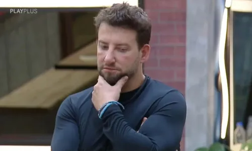 
				
					Power Couple: Eros revela estratégia 'kamikaze' e aconselha aliado
				
				