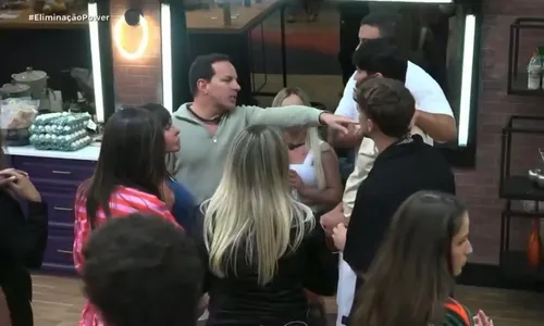 
				
					Power Couple: Esdras se revolta e leva bronca de Gretchen após atitude
				
				
