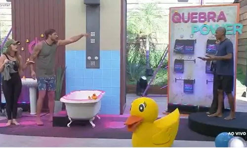 
				
					Power Couple: Kadu Moliterno e Cris ganham poder em dinâmica tensa
				
				