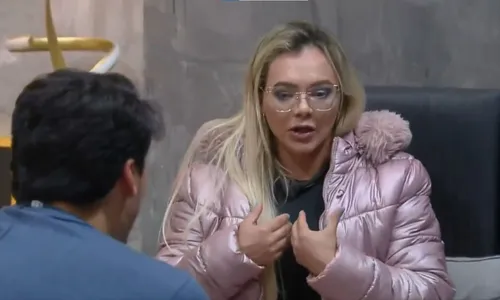 
				
					Power Couple 2025: Ana Paula ameaça rival após treta: 'Vai ter medo'
				
				