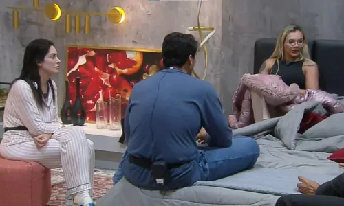 
				
					Power Couple 2025: Ana Paula ameaça rival após treta: 'Vai ter medo'
				
				