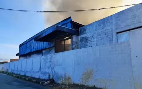 
				
					Preso chinês suspeito de ordenar incêndios em lojas e galpão na Bahia
				
				