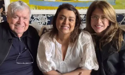 
				
					Preta Gil ganha visita emocionante de Bela Gil e famosos reagem
				
				