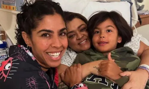 
				
					Ivete Sangalo faz homenagem emocionante para Preta Gil após alta
				
				