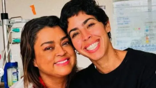 
					Bela Gil faz carta aberta para Preta Gil em aniversário: 'Vive em mim'
				
				