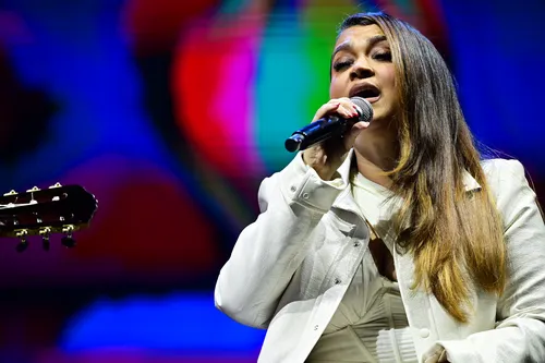 
				
					Preta Gil se emociona com visita surpresa de Ludmilla: 'Você é força'
				
				
