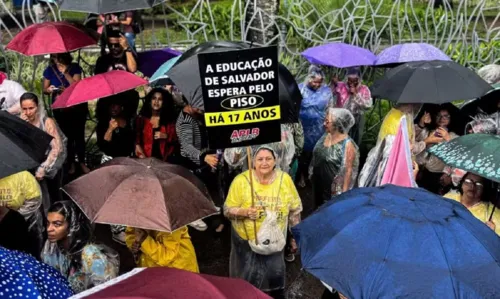 
				
					Professores da rede municipal de Salvador aprovam greve
				
				