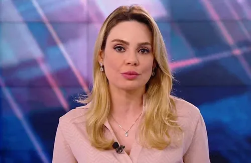 
					Rachel Sheherazade chama atenção por declaração de bens: 'Mentindo'
				
				