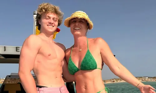
				
					Angélica desabafa de conversa com filho: 'Nunca sei'
				
				