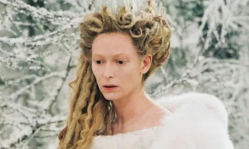 
				
					Quem é Tilda Swinton, rival que comemorou vitória de Fernanda Torres
				
				