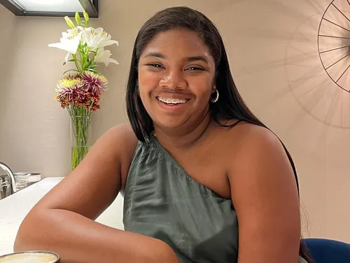 
					Raquel Brito rebate críticas após procedimento estético: 'Corpo real'
				
				