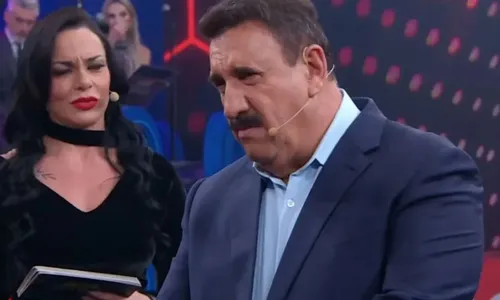
				
					Ratinho se revolta com premiação no SBT e diz que será demitido
				
				
