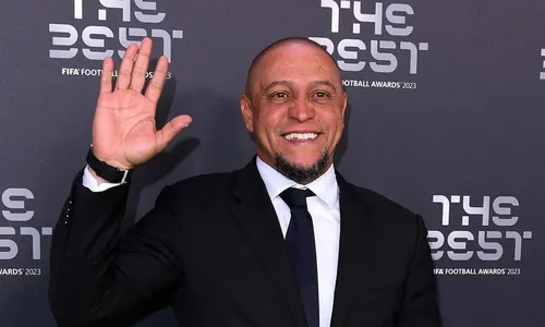 
				
					Roberto Carlos fica sem casa e briga por fortuna após divórcio
				
				