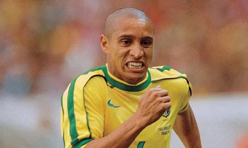 
				
					Roberto Carlos fica sem casa e briga por fortuna após divórcio
				
				