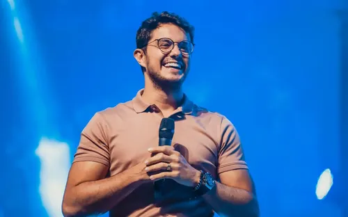 
				
					SBT recorre a evangelista para ‘salvar’ jornal; veja nova grade
				
				
