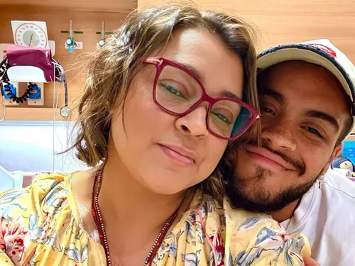 
				
					Filho de Preta Gil atualiza saúde da mãe após cirurgia de 18 horas
				
				