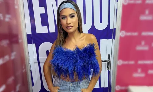 
					Simone Mendes escancara drama ao perder 30 kg: 'Vaidade'
				
				