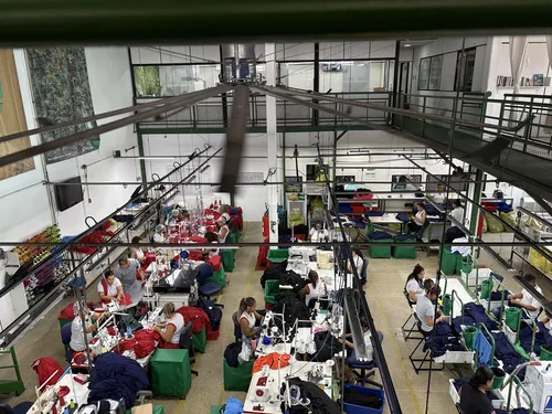 
				
					Sistema FIEB celebra Dia da Indústria, setor que impacta a sociedade
				
				