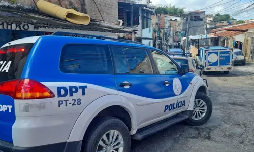 
				
					Adolescente sofre tentativa de homicídio em escola de Salvador
				
				