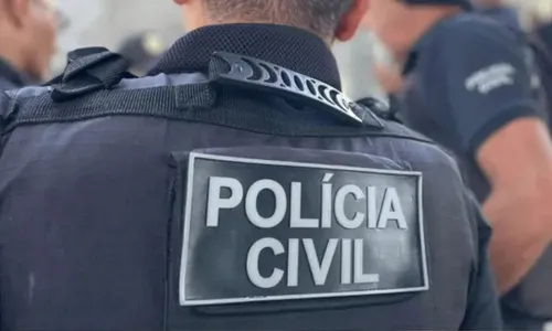
				
					Homem é encontrado morto com marcas de tiros em Feira de Santana
				
				