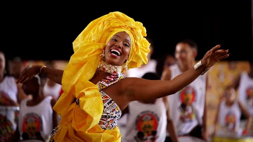 
				
					Celebre os 50 anos do Ilê Ayiê com as canções mais marcantes do bloco
				
				