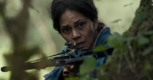 
				
					Terror 'Não Solte!', com Halle Berry, está em cartaz nos cinemas
				
				