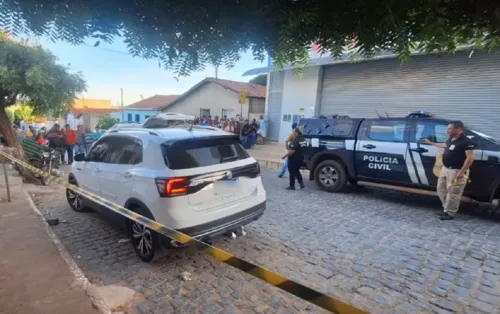 
				
					Tio e sobrinho de dois anos são mortos a tiros no oeste da Bahia
				
				