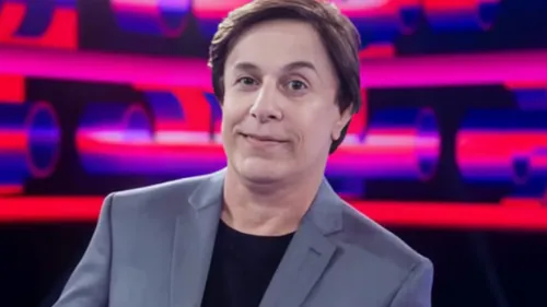
					Tom Cavalcante vê 'Acerte ou Caia' ter pior audiência do ano na Record
				
				