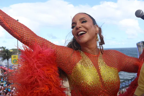 
				
					Ivete Sangalo revela desconforto no Carnaval e excesso de gases; VÍDEO
				
				