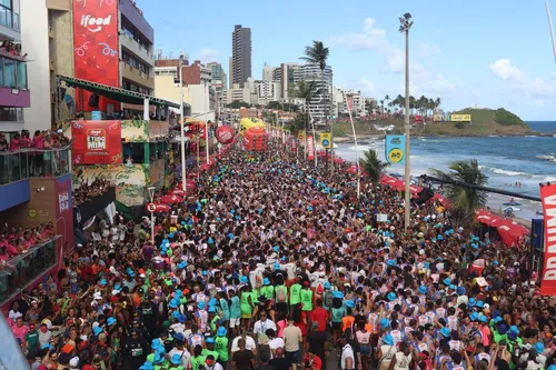 
				
					Ivete Sangalo revela desconforto no Carnaval e excesso de gases; VÍDEO
				
				