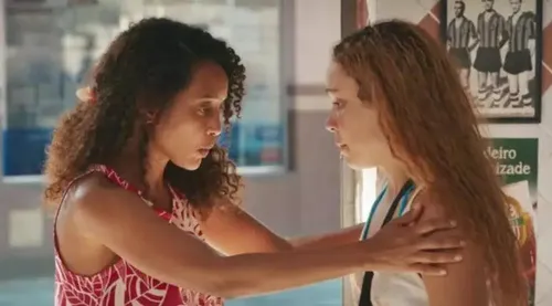 
				
					'Vale Tudo': Maria de Fátima encomenda atentado e Raquel se desespera
				
				