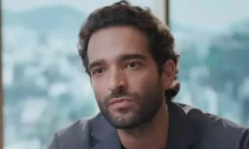 
				
					'Vale Tudo': Afonso passa mal, desmaia e é socorrido às pressas
				
				