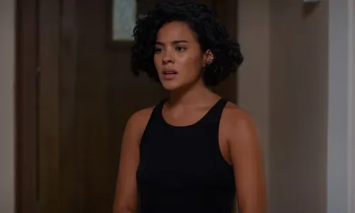 
				
					Vale Tudo: personagem volta à vida para acabar com casamento de Fátima
				
				