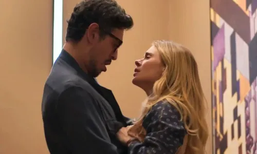 
				
					Vale Tudo: Renato se desestabiliza ao flagrar Leila com Marco Aurélio
				
				