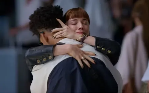 
				
					'Vale Tudo': veja como será a despedida de Solange após golpe de Odete
				
				