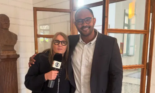 
				
					Vanderson Nascimento posa com Ilze Scamparini e causa euforia na web
				
				