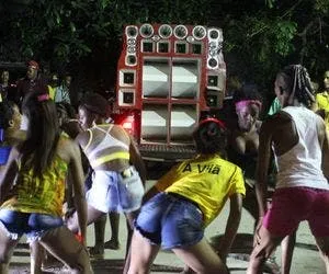 
				
					Vereador e Prefeitura negam ter autorizado festa paredão no Uruguai
				
				