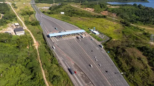 
				
					ViaBahia afirma que manterá pedágio em rodovias por falta de pagamento
				
				