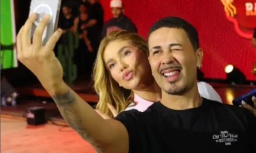 
				
					Virgínia e Carlinhos Maia cantam 'hit do tigrinho' após deporem na CPI
				
				