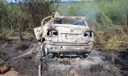 
				
					Vítimas de acidente em que carro pegou fogo na Bahia eram do Piauí
				
				