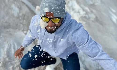 
				
					Web aponta mentira do ex-BBB Davi em vídeo na neve: 'Ridículo'
				
				