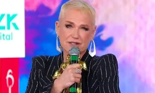
				
					Xuxa revela dar banho em Sasha após adulta: 'Como se fosse um bebê'
				
				