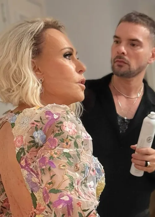 
				
					Ana Maria Braga surge em fotos inéditas do casamento intimista
				
				