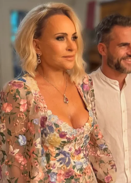 
				
					Ana Maria Braga surge em fotos inéditas do casamento intimista
				
				