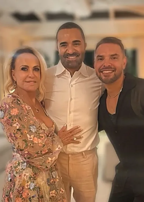 
				
					Ana Maria Braga surge em fotos inéditas do casamento intimista
				
				